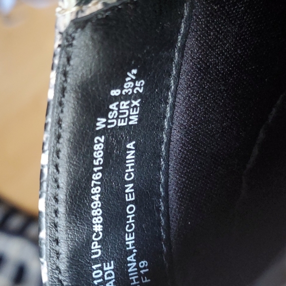 😍5/$20 !NWOT Time and Tru faux snakeskin booties 8W - Picture 9 of 9